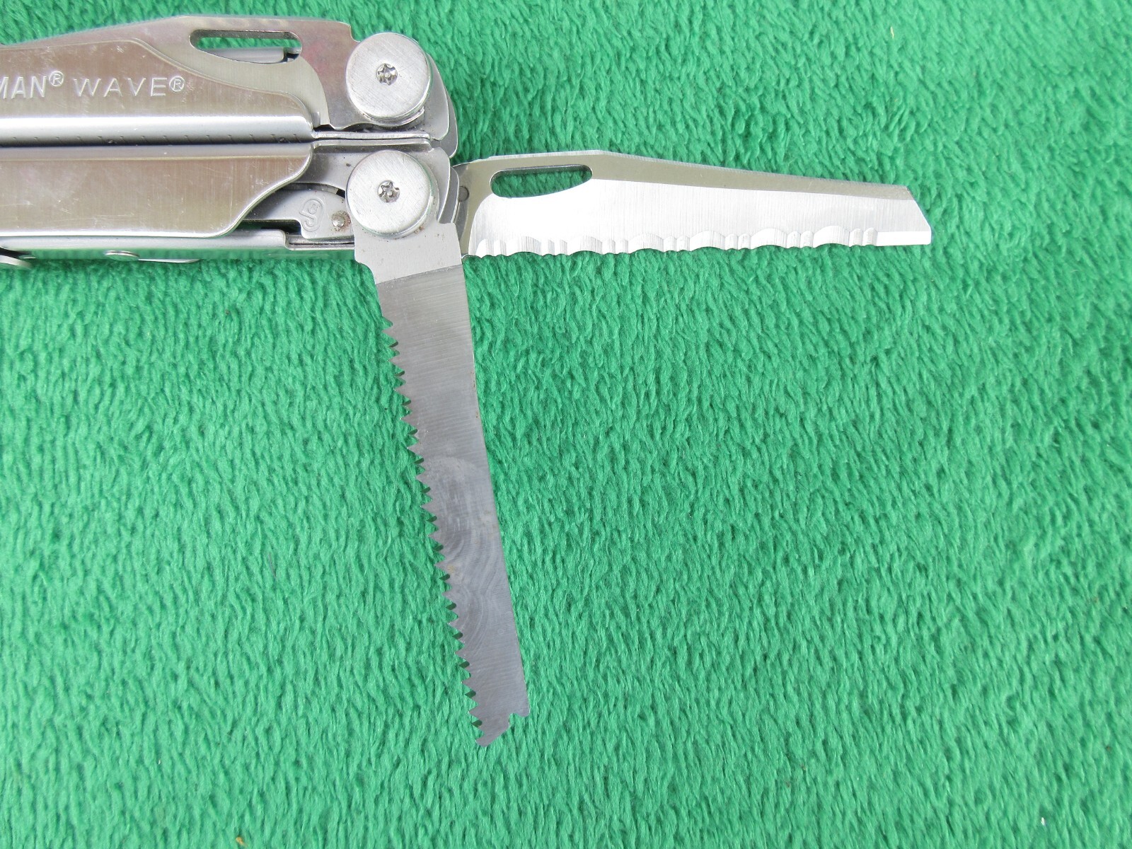 Leatherman Wave Multi Tool Folding Knife w/ Sheath #240