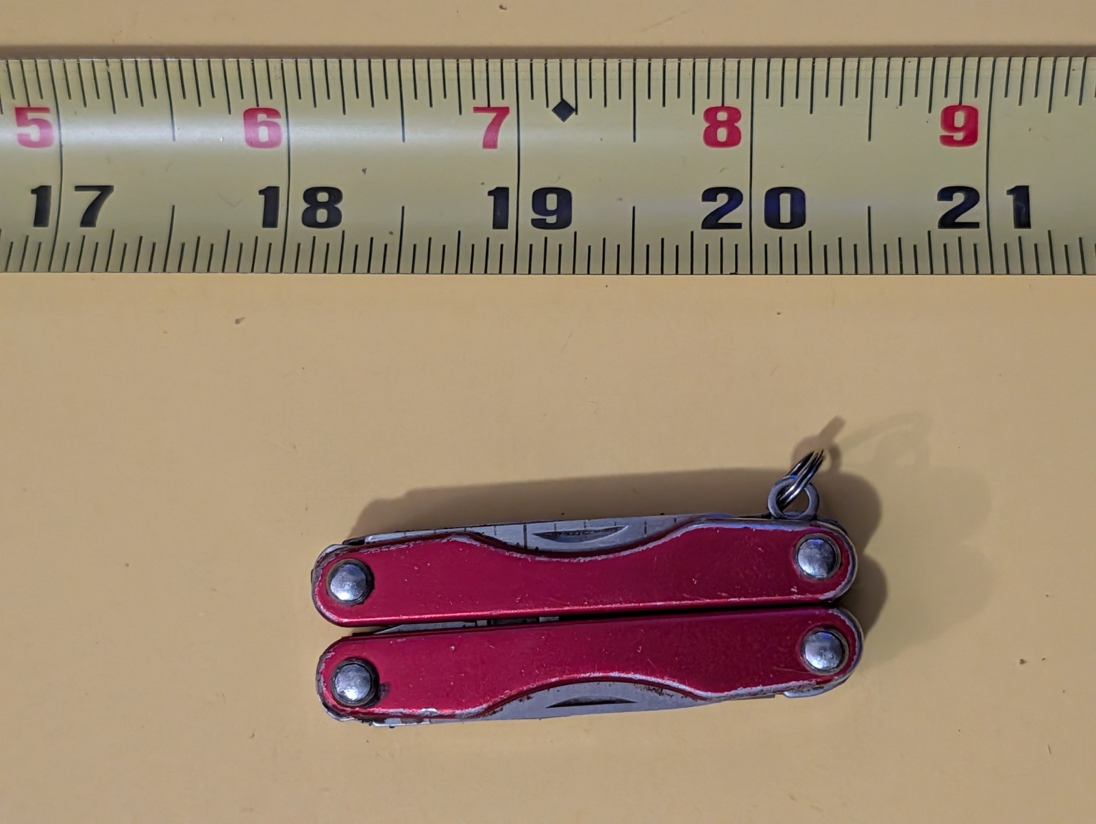 Leatherman Squirt S4 Red Multi Tool Knife (Tough Condition- Needs Work)