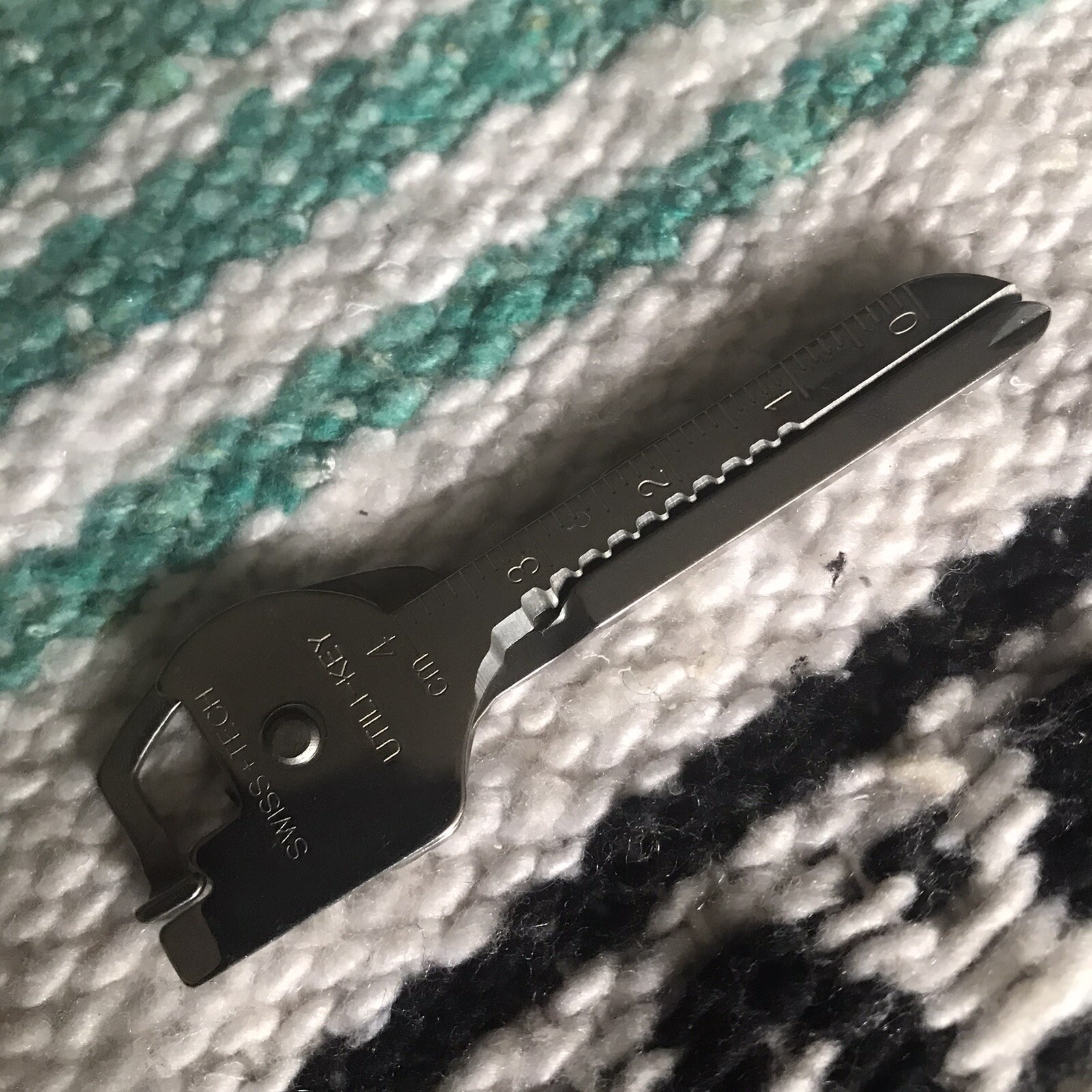 Utili Key Multipurpose Key Ring Tool Screwdriver Razor Sharp Bottle Opener Gift