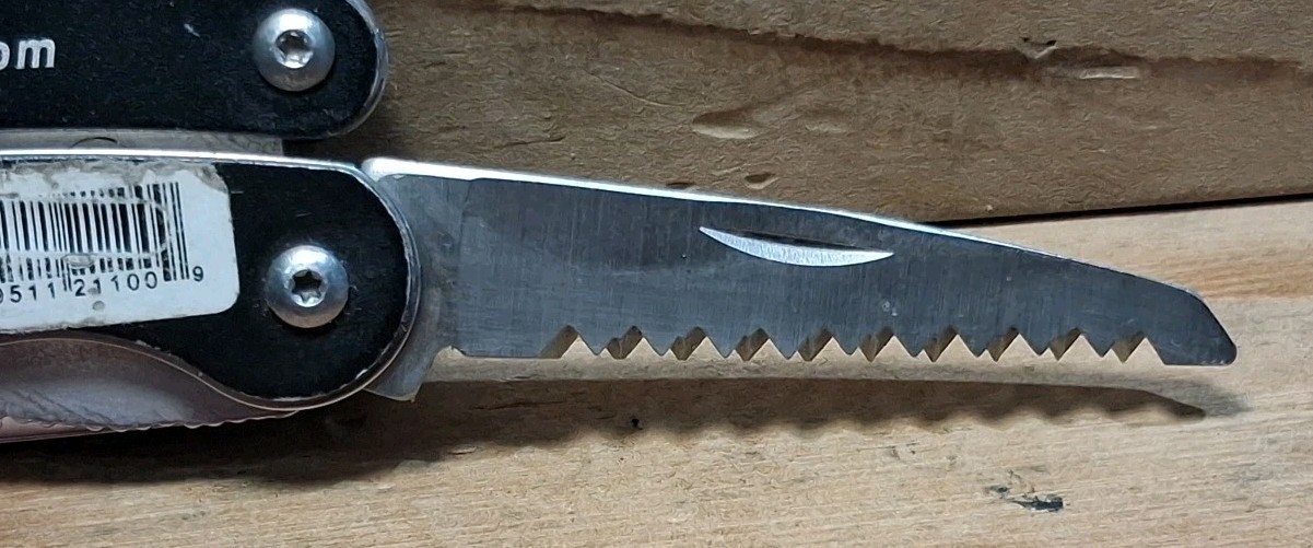 NEW BLACK EXCHANGE-A-BLADE 6-in-1 MULTI-TOOL EXCELLENT CONDITION SEE PICTURES