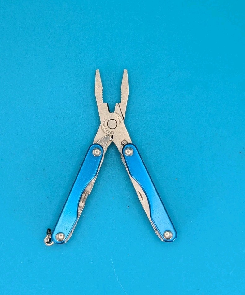 Leatherman Squirt P4 Multi-Tool, Key Ring, Retired, BLUE!