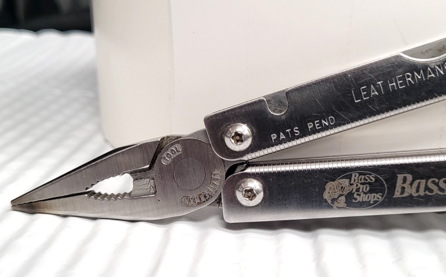 Leatherman SideClip Bass Pro Shops Multi Tool ~ Rare ~ Pre-Owned ~ NICE!! LOOK!!