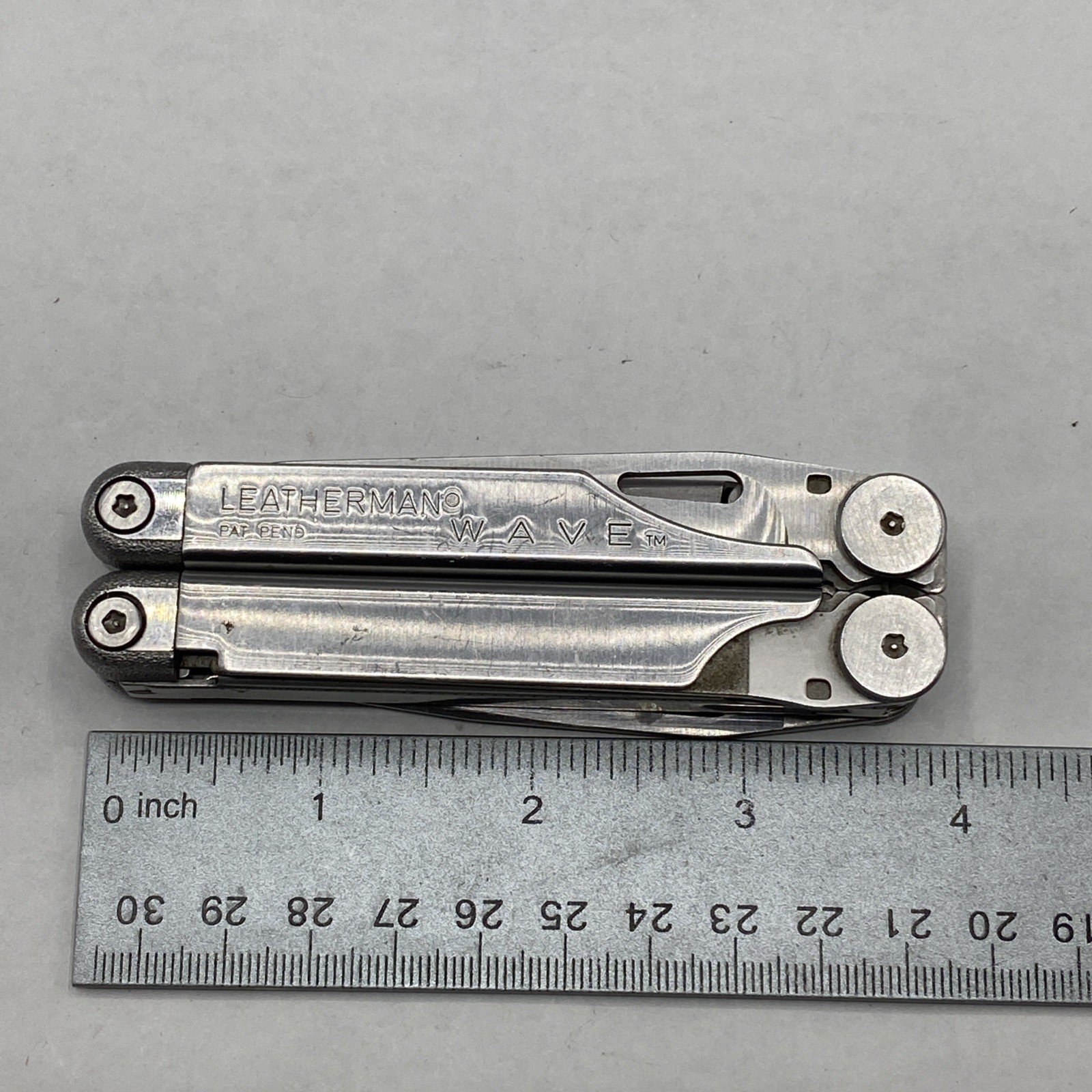 Leatherman Wave Multi Tool – Silver *Retired** **Stamp Date 09/98 & 11/98**