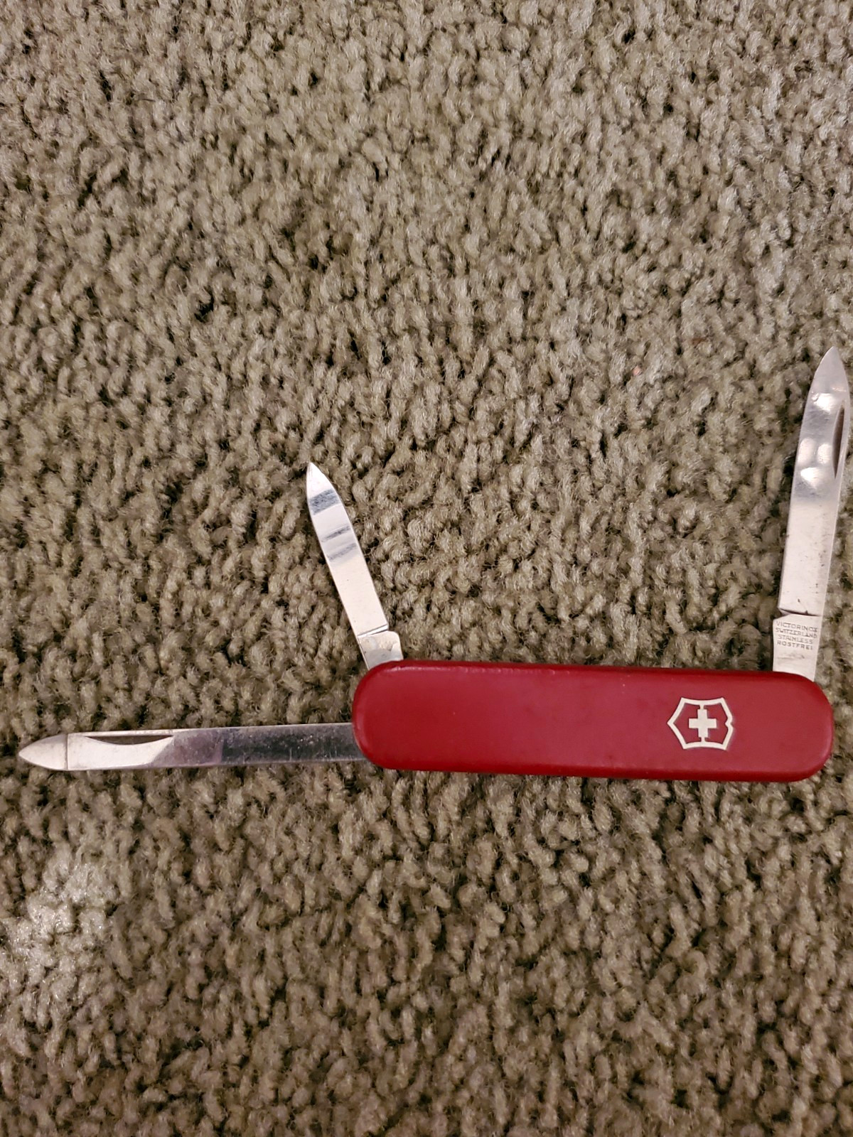Victorinox Swiss Army Knife Red 4-Tool Multi-Tool 3.25in Closed Scissors