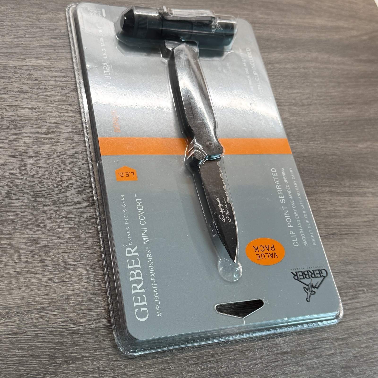 Gerber Applegate Fairbairn Mini Covert, Black. Early Run, combo with Flashlight
