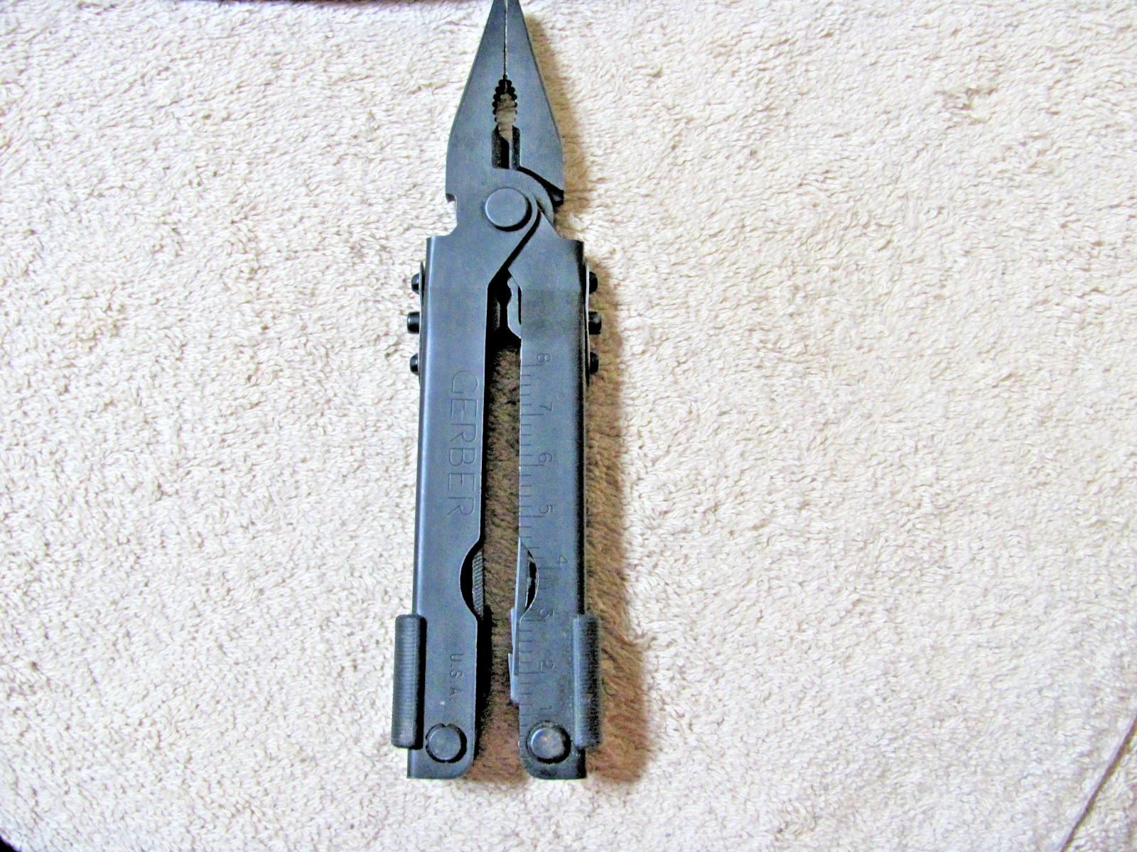 GERBER MULTI- PLIER POCKET TOOL, NEEDLE NOSE, TOOL LOCK, NEW, BLACK, 8 TOOLS, 1
