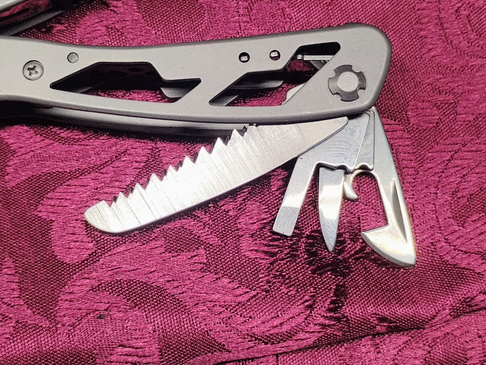 Stanley Multi Tool Pocket Knife Fishing Hunting Shooting Fix-it Pliers Sheath