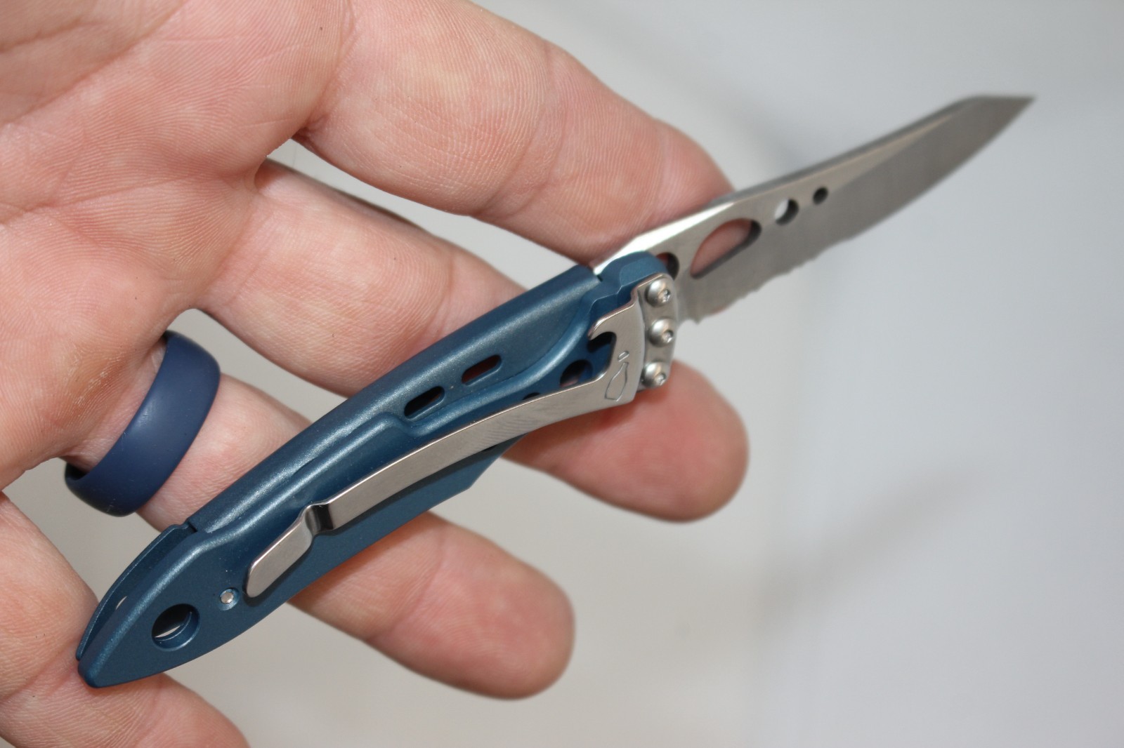 Leatherman Skeletool KBx Pocket Knife EDC Small Half-serrated, Blue, EUC!!!!