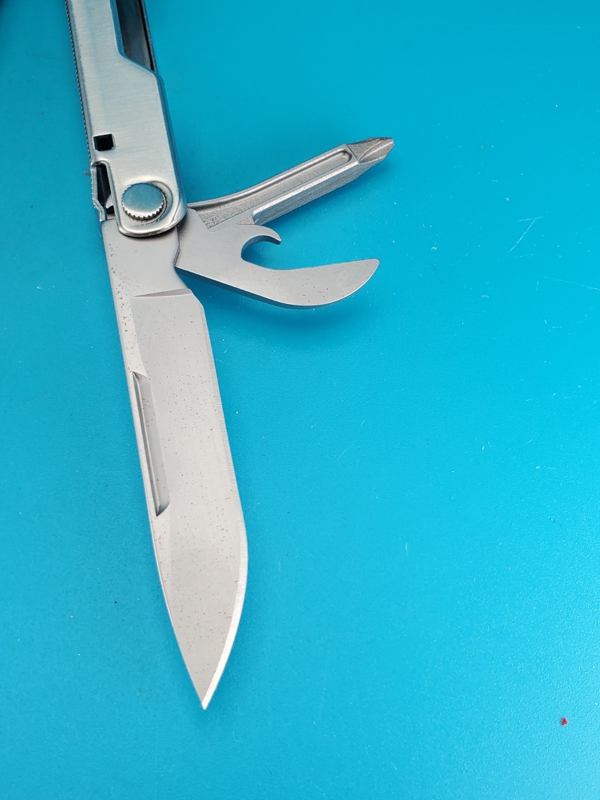 LEATHERMAN Bond Multitool, Stainless Steel Everyday Tool!
