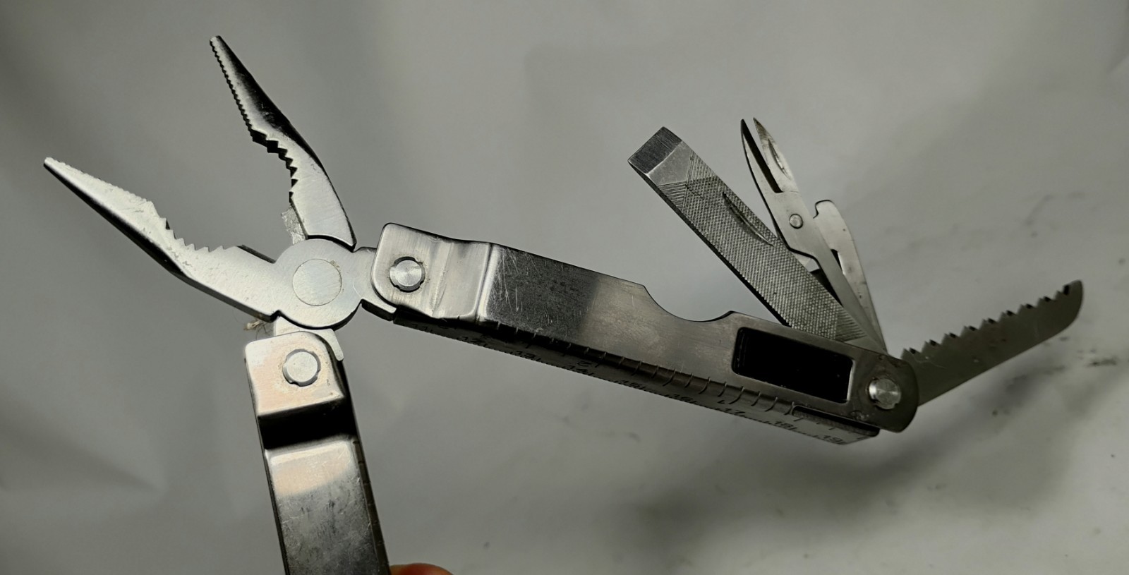 Eddie Bauer Multi-Tool – Stainless – Lock Lever – Very Good Condition