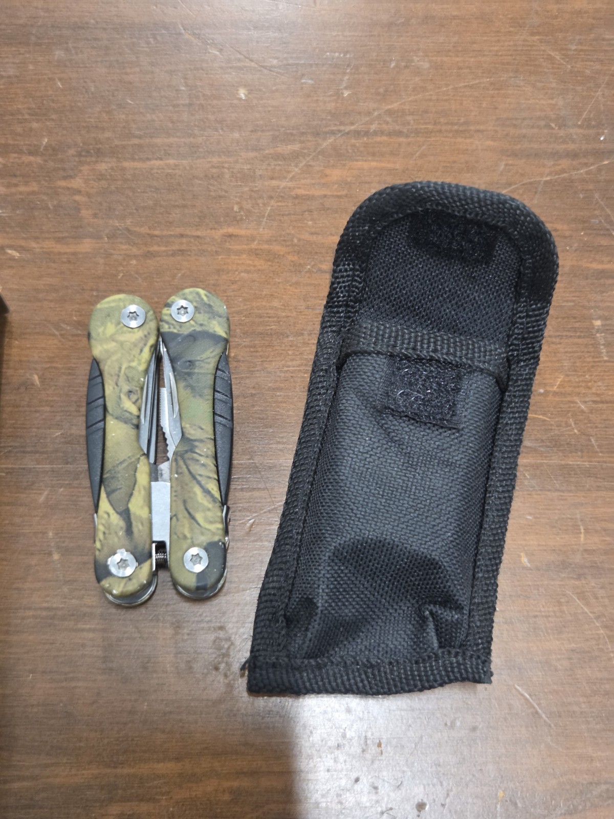 PLATT 3″ Camo Multi Tool Folding Pliers Knife Screwdrivers w/ Sheath LightlyUsed