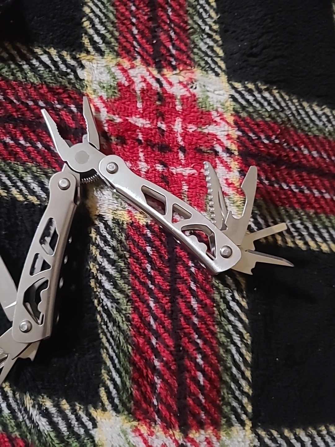 Ozark Trail 12 in 1 Multi Tool Camping Hunting Fishing, Silver Medium Size.
