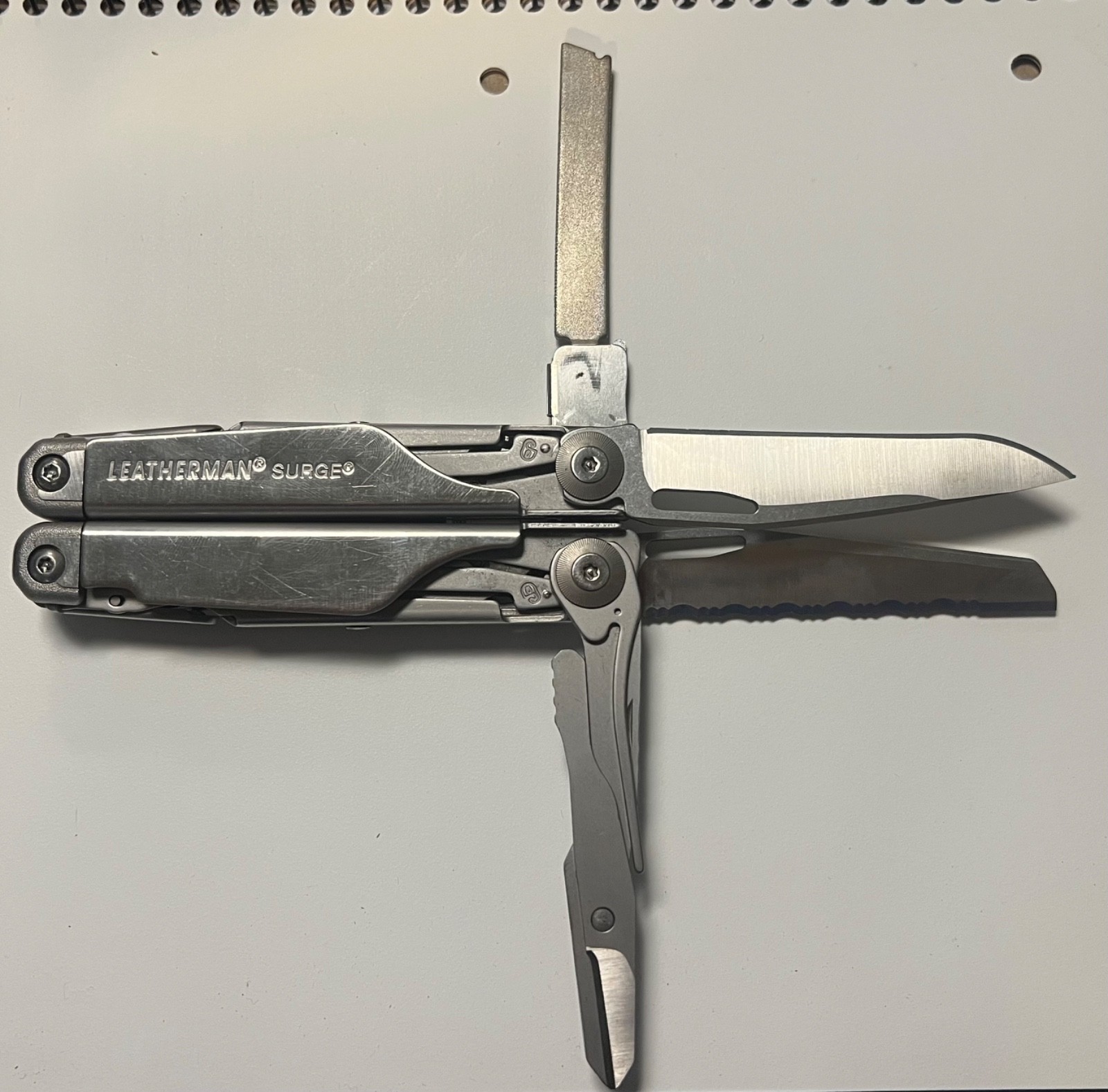 Leatherman Surge Multitool