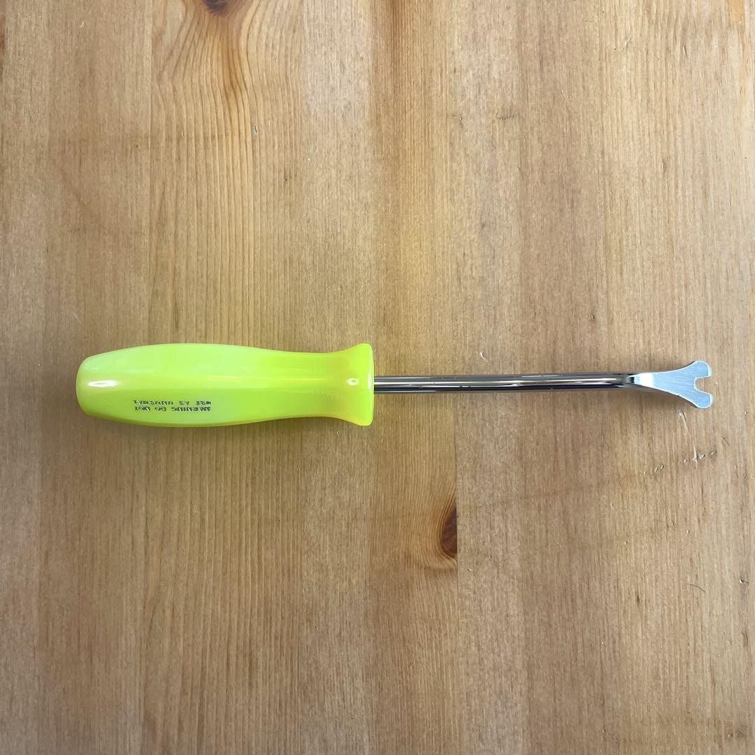 MacTools Limited Edition Clip Remover in Lime Candy 2013