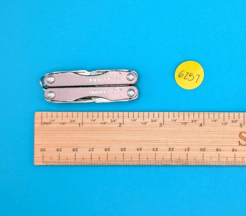 Leatherman Squirt P4 Multi-Tool, Key Ring, Retired, GRAY!