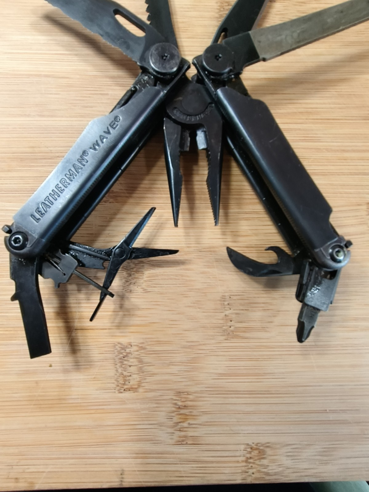 Leatherman Wave Black Oxide / Sheath/Leatherman Skeletool Cx Black Carbon Fiber