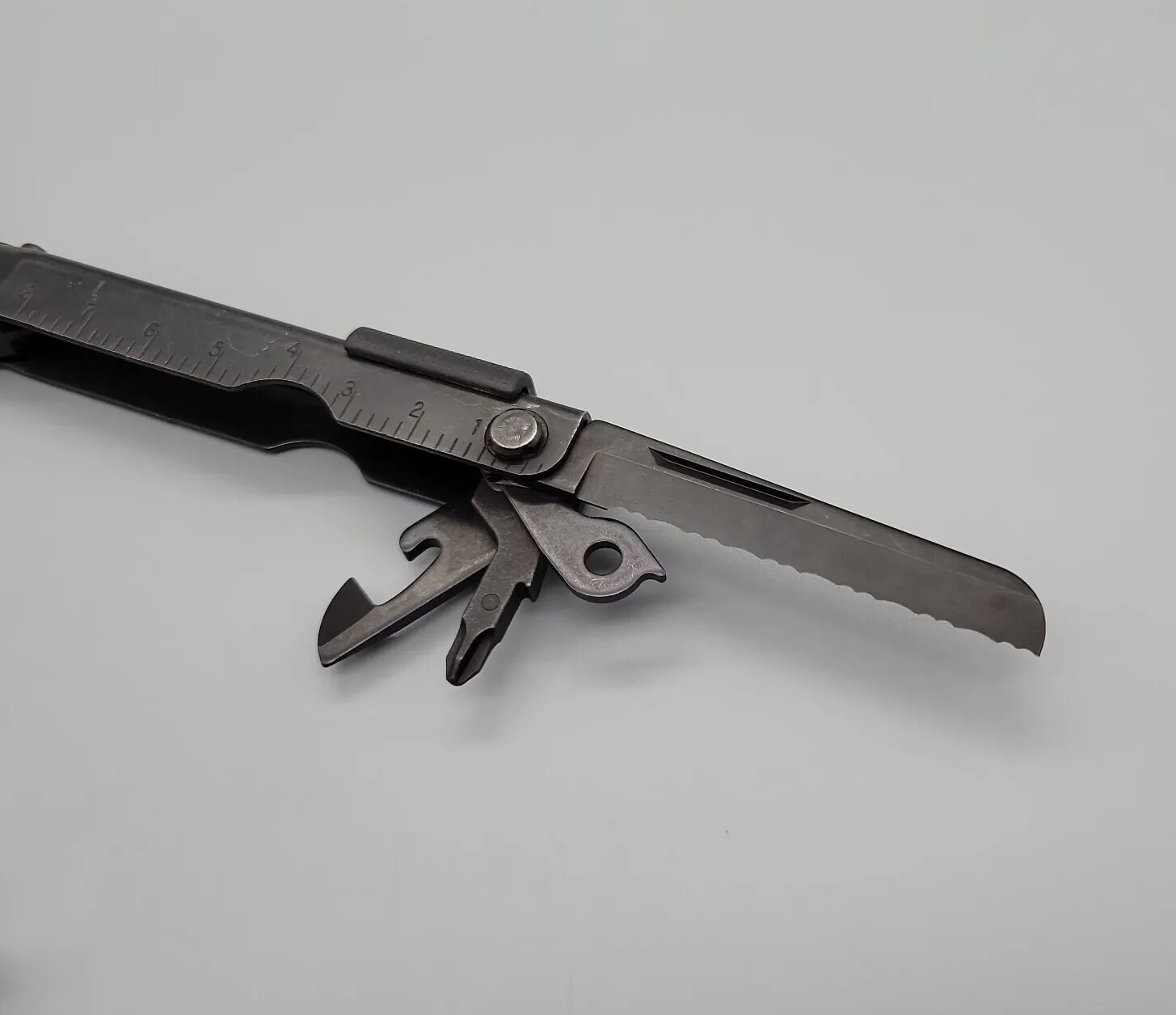 Gerber Multiplier MP600 Multi-Tool Black Needle Nose Pliers w/ Carbide Cutters
