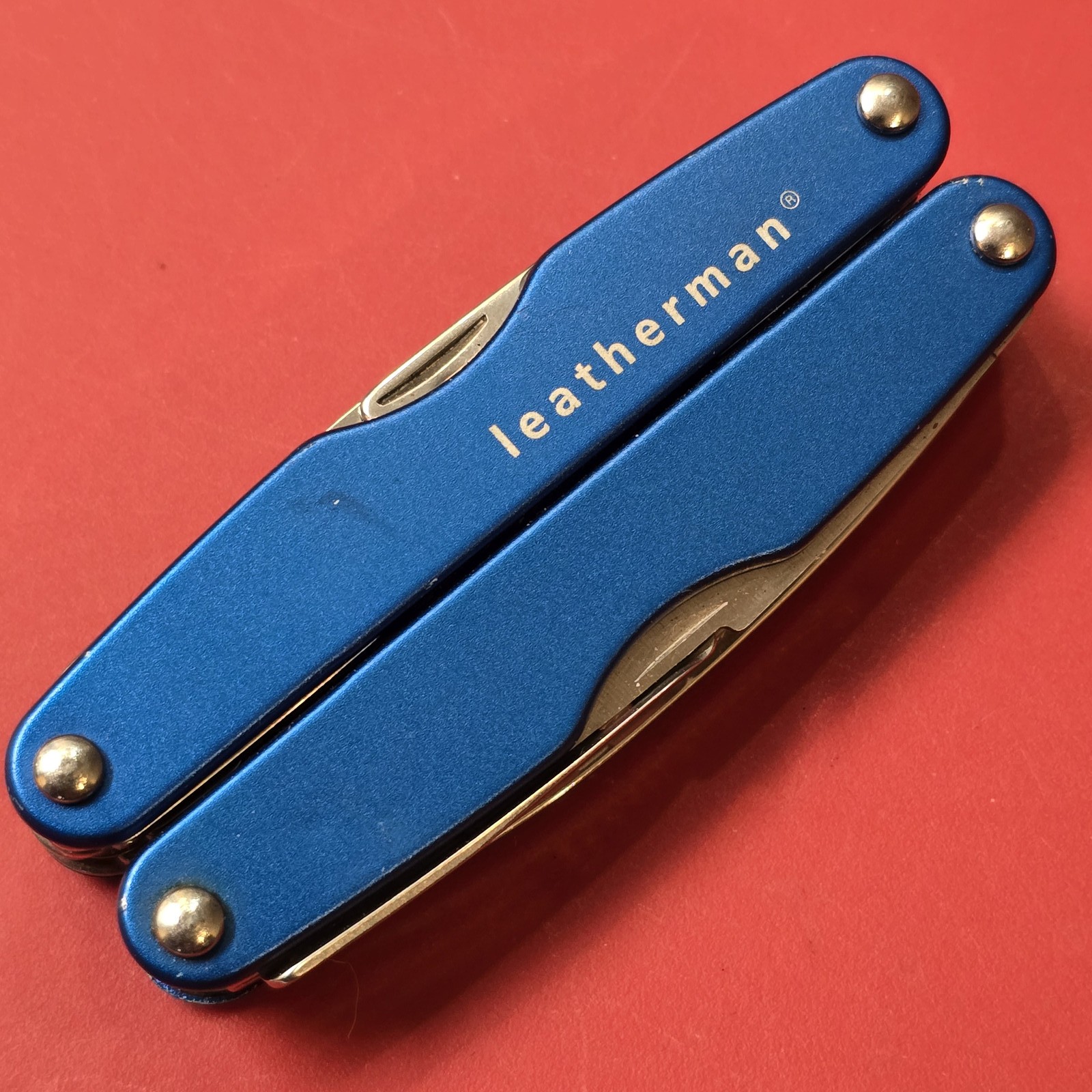 LEATHERMAN JUICE CS4 BLUE RETIRED MULTI TOOL PLIERS KNIFE SCISSORS