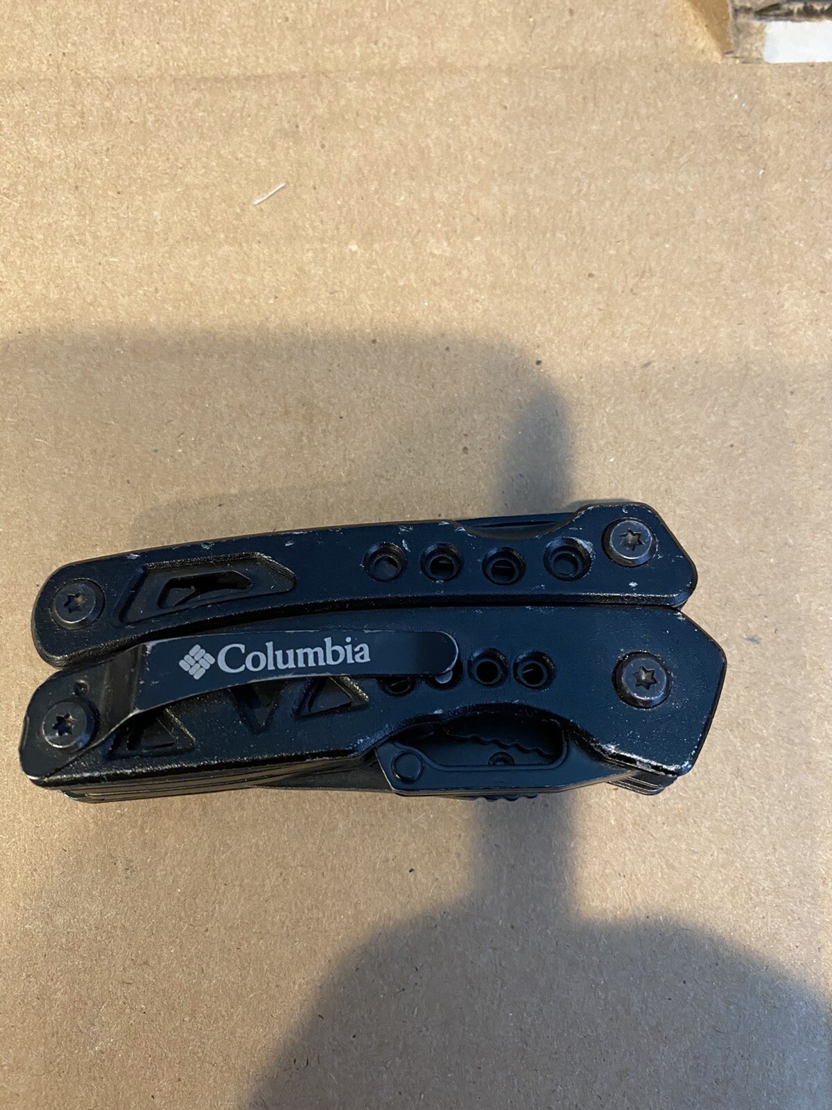 Columbia folding pliers and knife