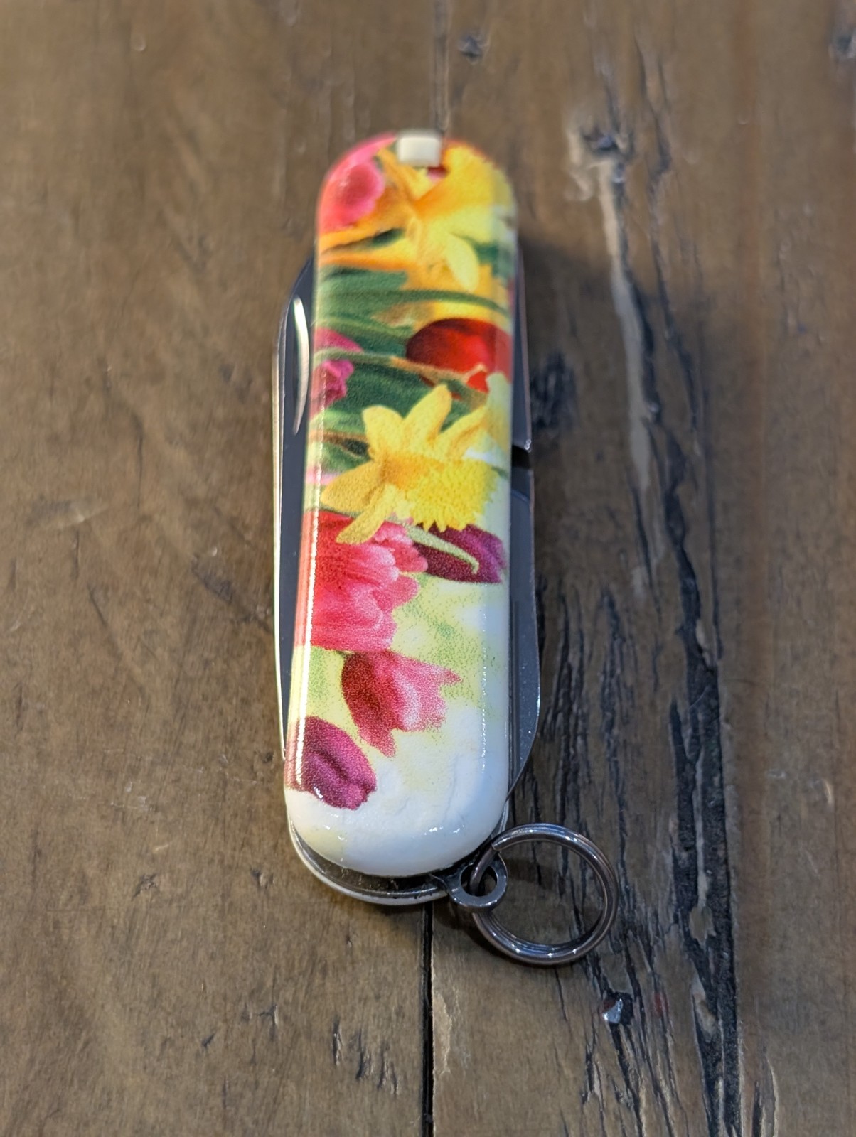 Victorinox – Spring Flowers Classic SD – Swiss Army SAK Multi-Tool – 67426 BS-60