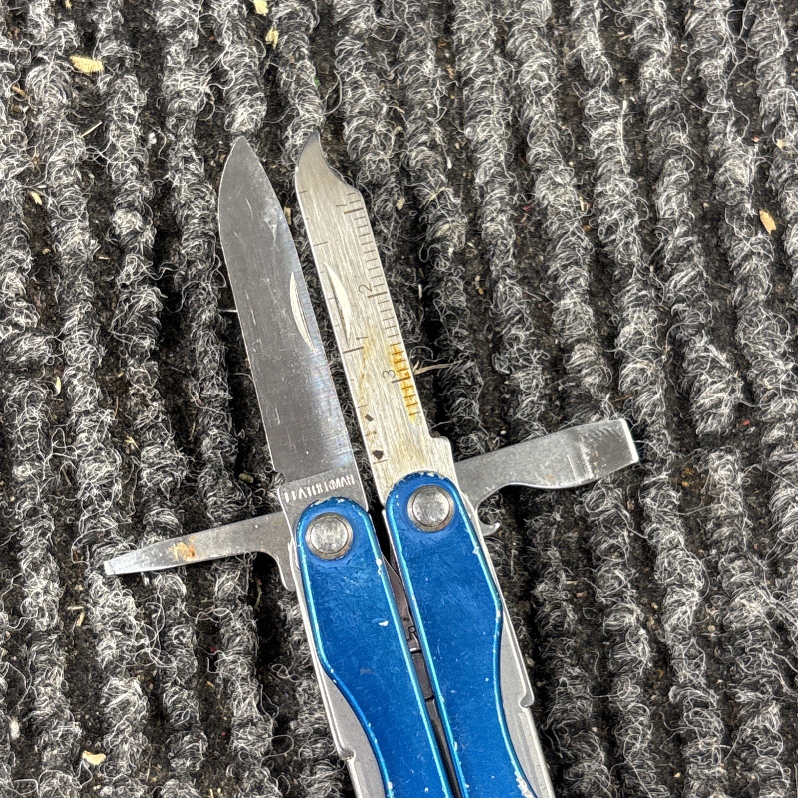 Leatherman Squirt S4 Stainless Steel Multitool Keychain – Blue (186)