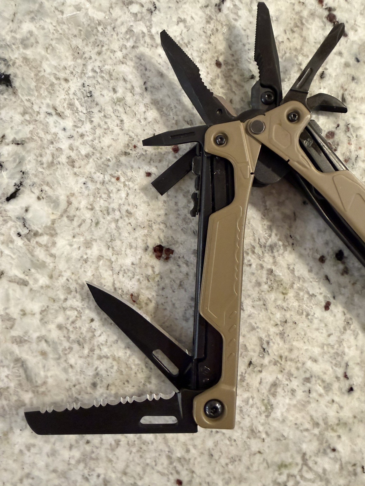 NEW Leatherman OHT Multi-Tool Knife – DISCONTINUED! COYOTE TAN! EXTRAS!!!