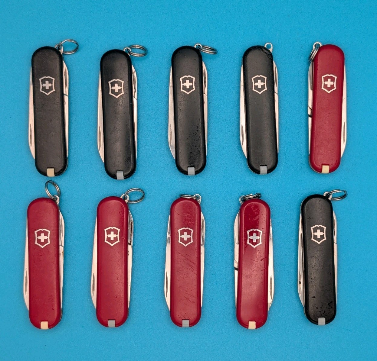 Lot of 10 Victorinox Classic Swiss Army Knife Multi Tools!