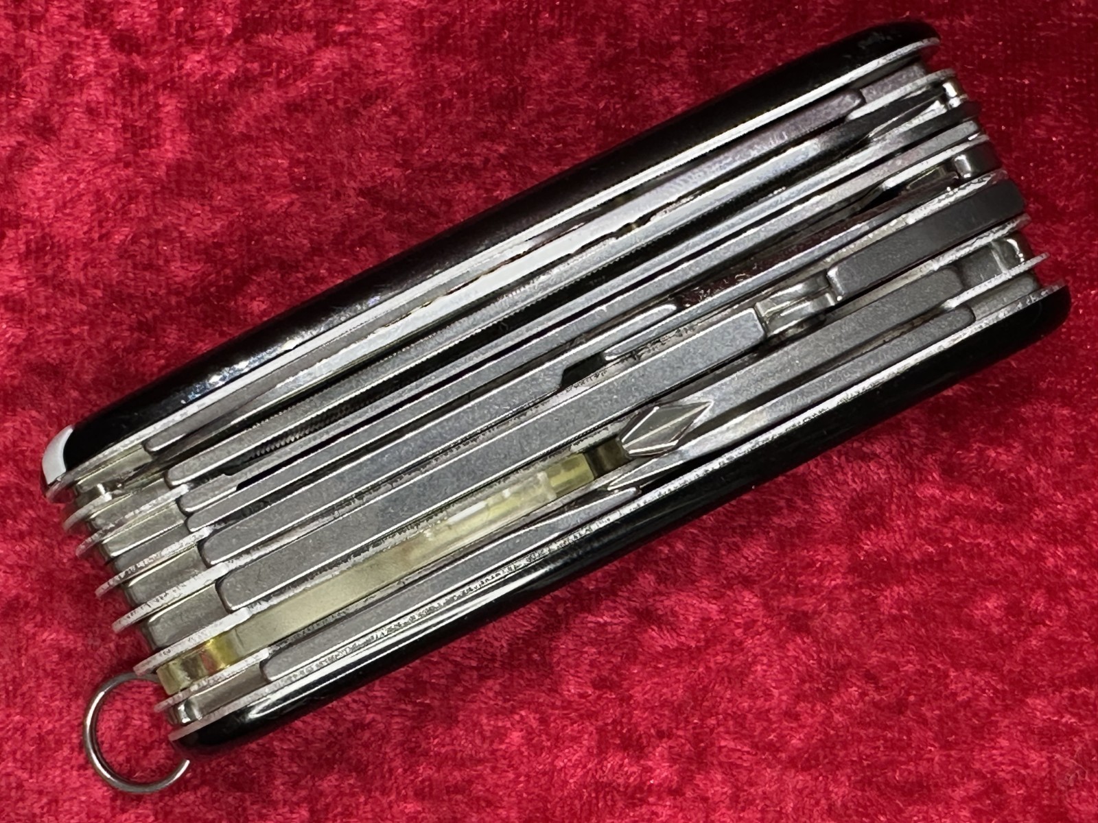 Victorinox SwissChamp Black Swiss Army Knife 91mm 22 Tool 8 Layer (689)