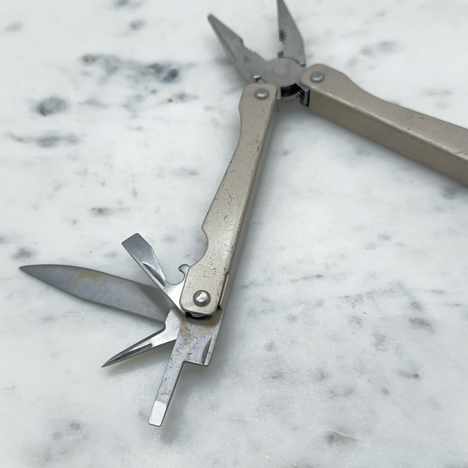 Sheffield Stainless Steel Multi Tool Pliers Saw Screwdriver Pocket Knife 1200E