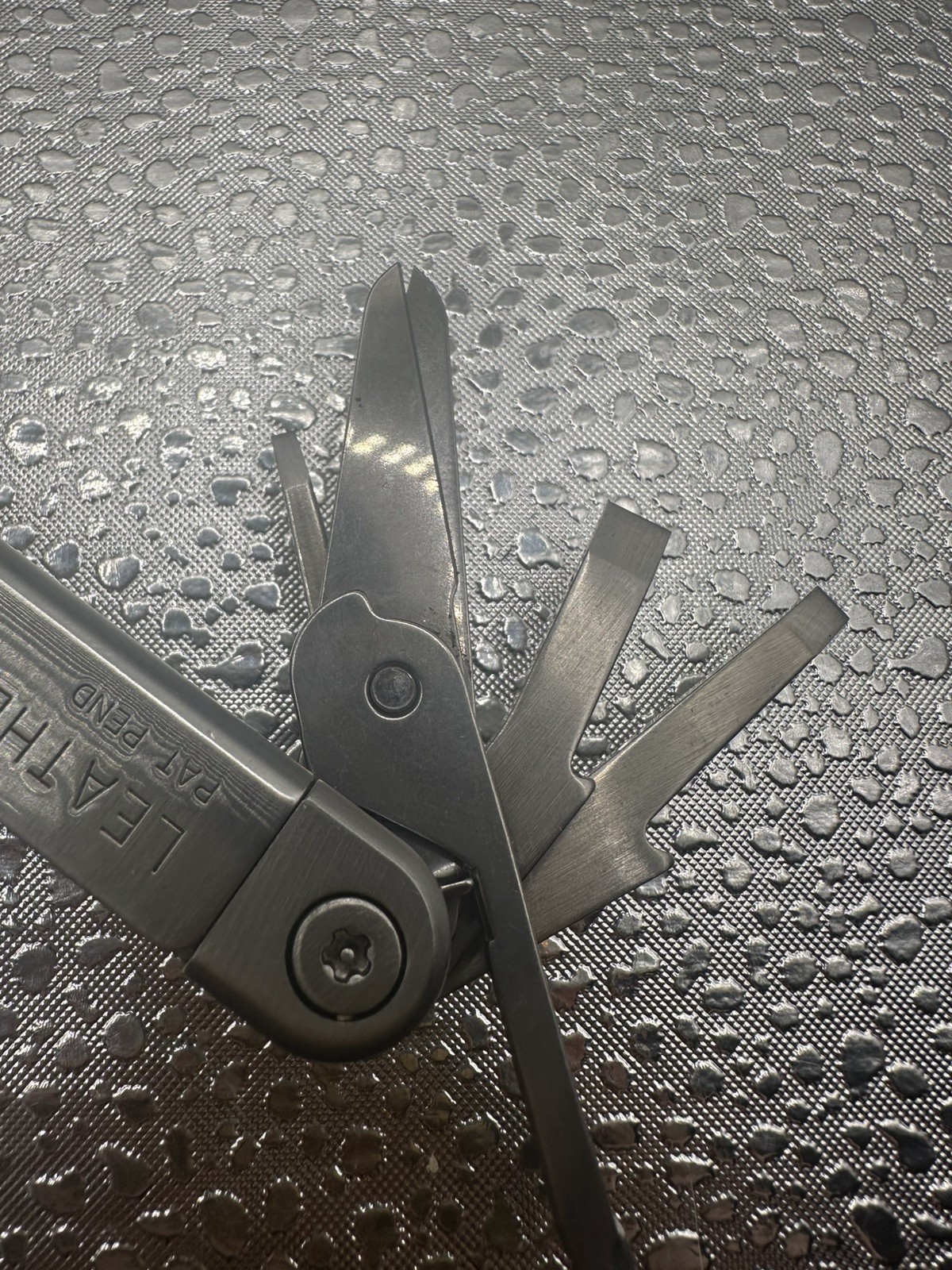 Leatherman Wave Stainless Steel Multitool with Case