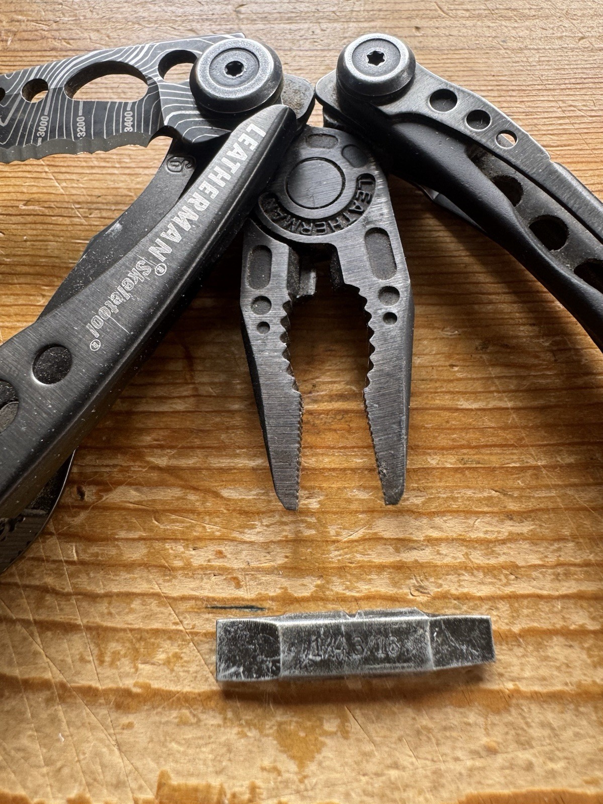 TOPO Leatherman SKELETOOL Multi Tool SERATED Knife-Pliers etc Collector Model