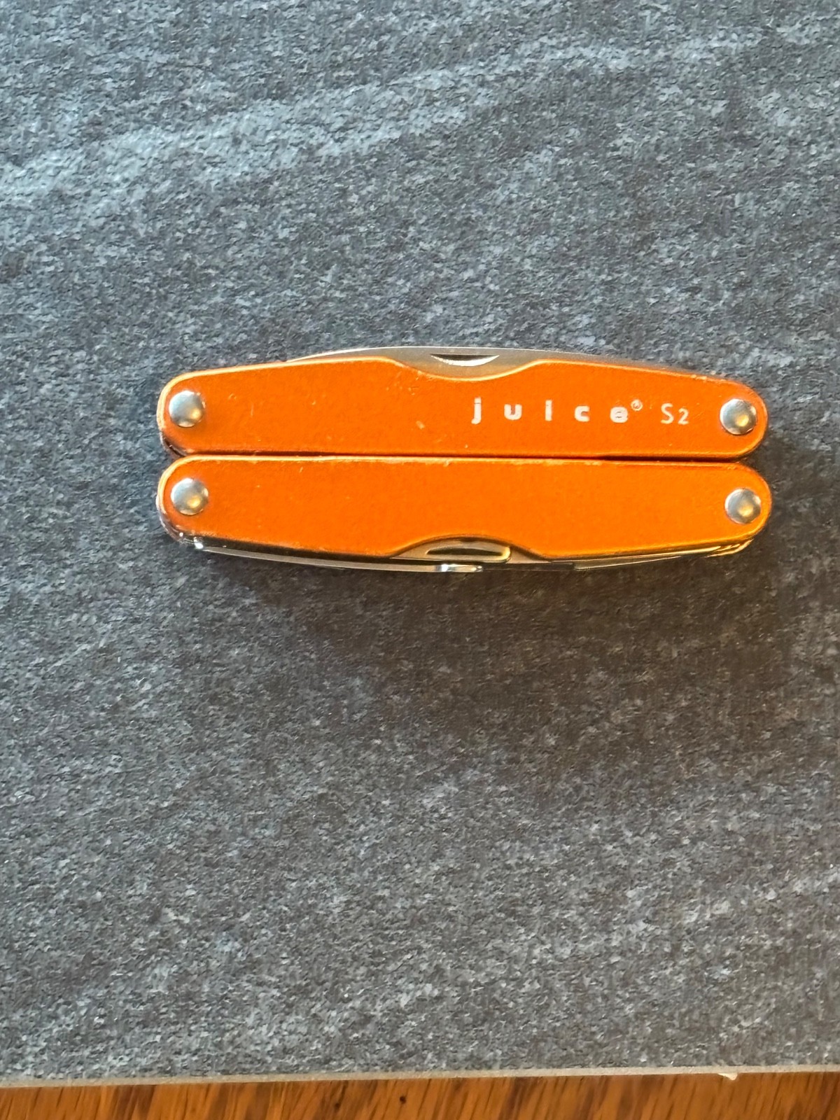 Rare Leatherman JUICE S2 orange with sheath. FREE SHIPPING!