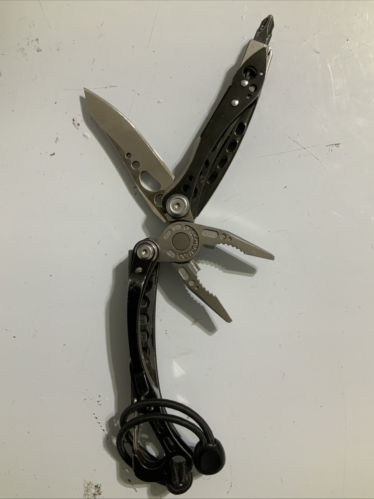 1103 1 Leatherman multi-tool: Skeletool CX – V7