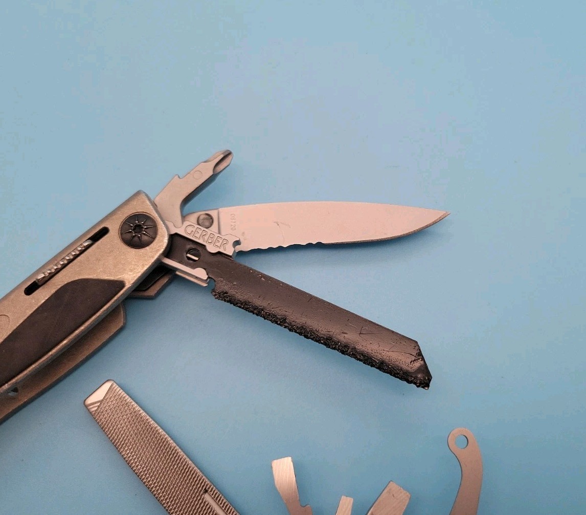Gerber MP800 Legend Multi-Plier Multi Tool – Carbide Cutters Pliers, Knife, File