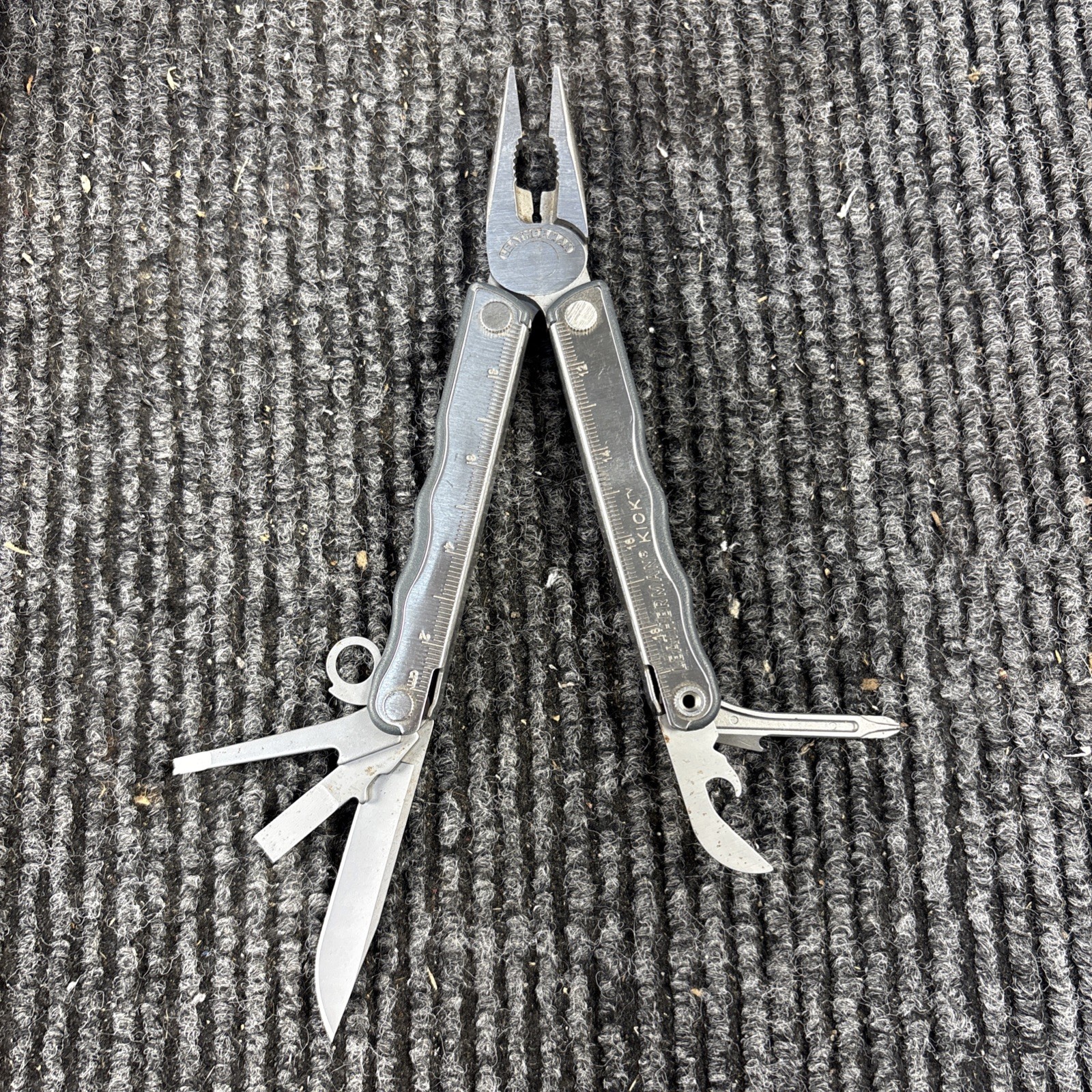 LEATHERMAN Kick Multi Tool Knife (088)
