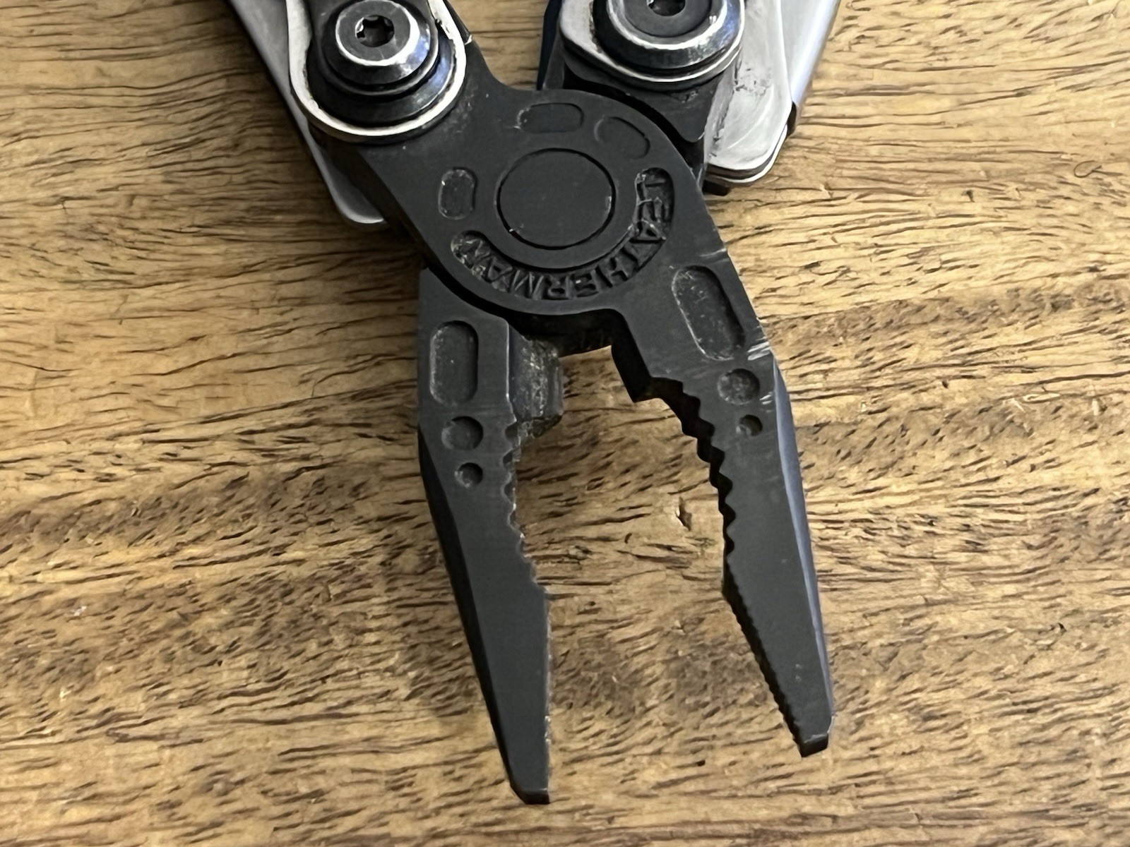 2020 Leatherman Skeletool MultiTool Black Oxide SUPER NICE!! w/New Nylon Sheath