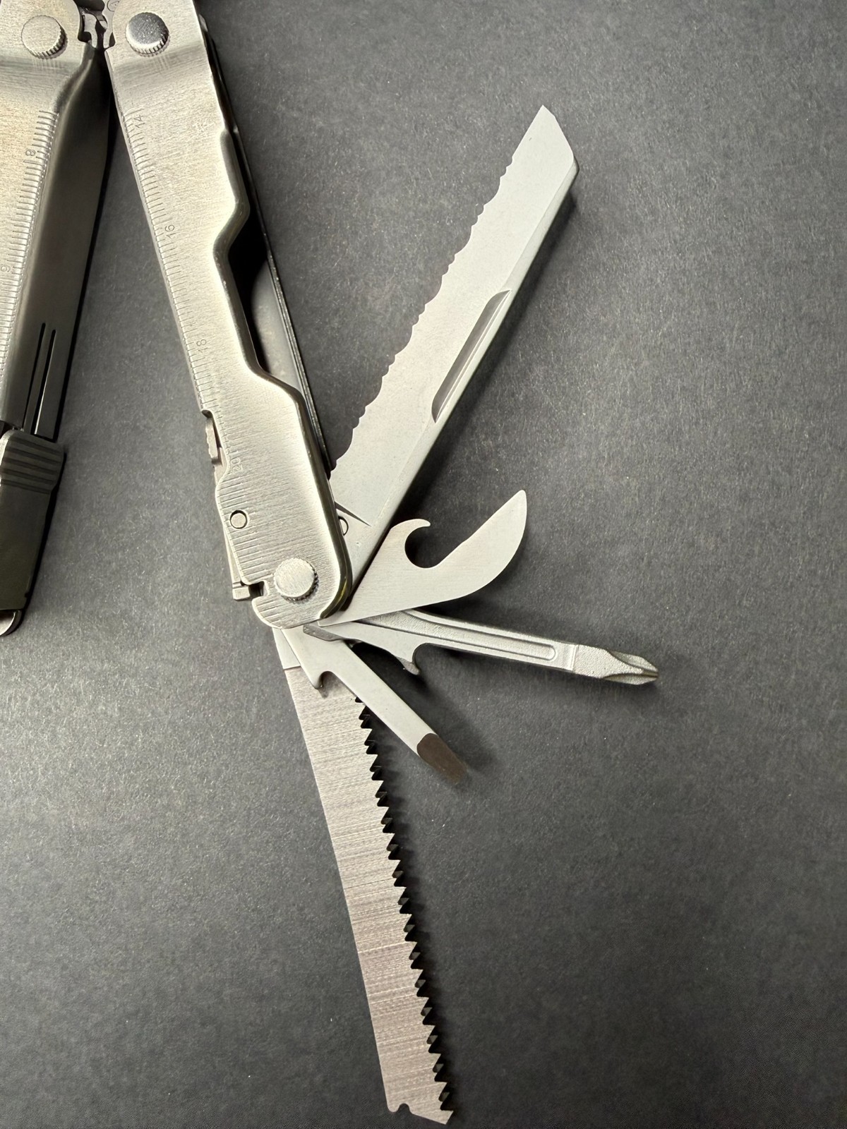 Leatherman Super Tool 300 Stainless Steel Multi-Tool – New/Unused – Open Box