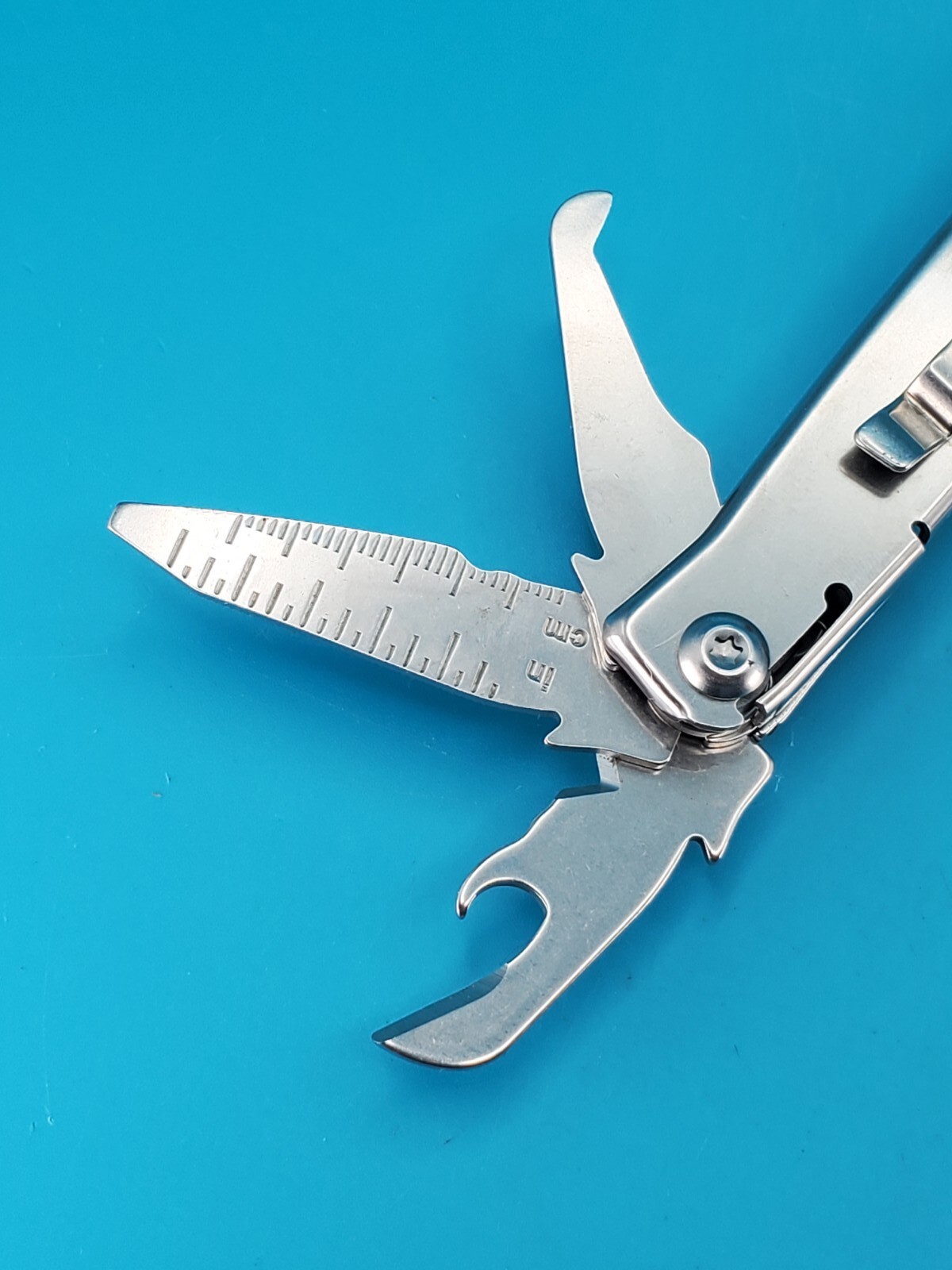 Leatherman Rev 3.8″ Multi-Tool, Stainless! NICE!