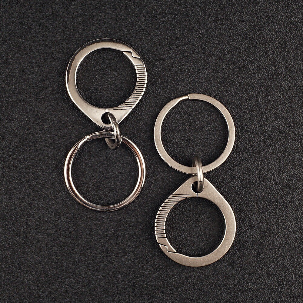 Titanium Alloy Car Keychain Pendant Key Ring Multi outdoor Backpack Key Ch,