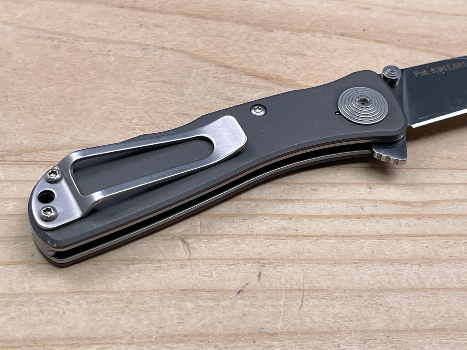 SOG Twitch II A/O Flipper 2.65″ Plain Blade Folding Pocket Knife Aluminum Handle