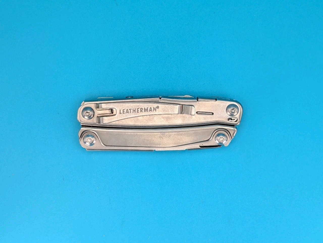 Leatherman Rev 3.8″ Multi-Tool, Stainless! *LEATHERMAN FACTORY ERROR* WINGMAN