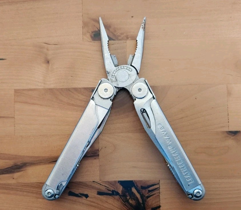 Leatherman Wave Multi-Tool Pliers Pocket Knife – Great Condition – U10