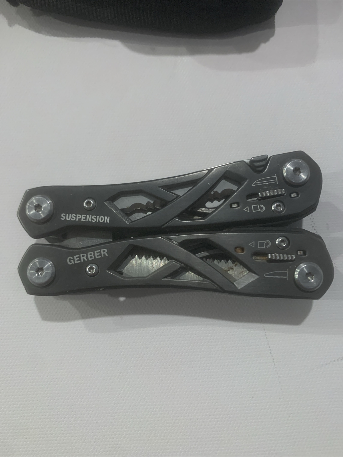 Gerber Suspension Color Black  Multi Tool New clean item With Nylon Sheath Case