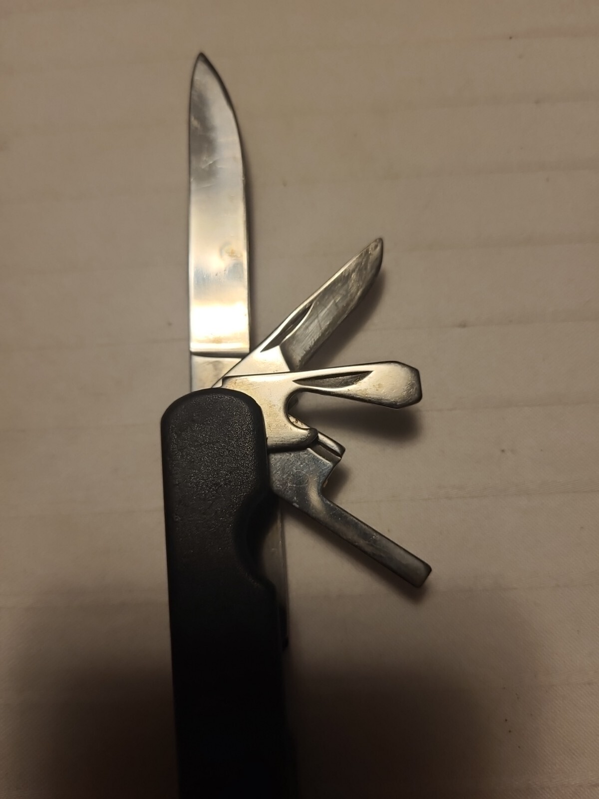 Alltrade Stainless Steel Multi-Tool 9 Tools With Belt Slide Case Black 4 1/2″ L