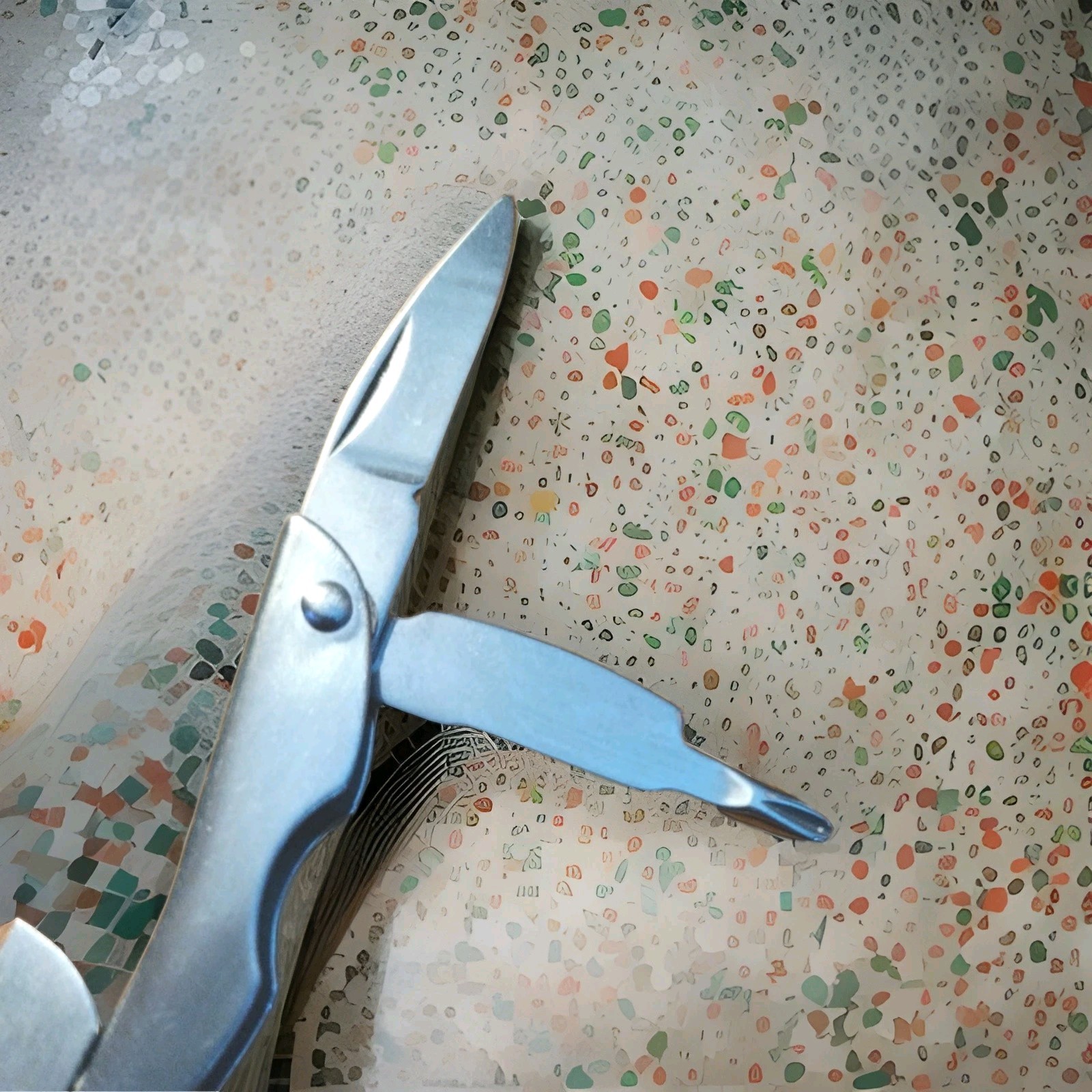 Mini Keychain Set – 6-in-1 Multitool Plier, Adjustable Wrench