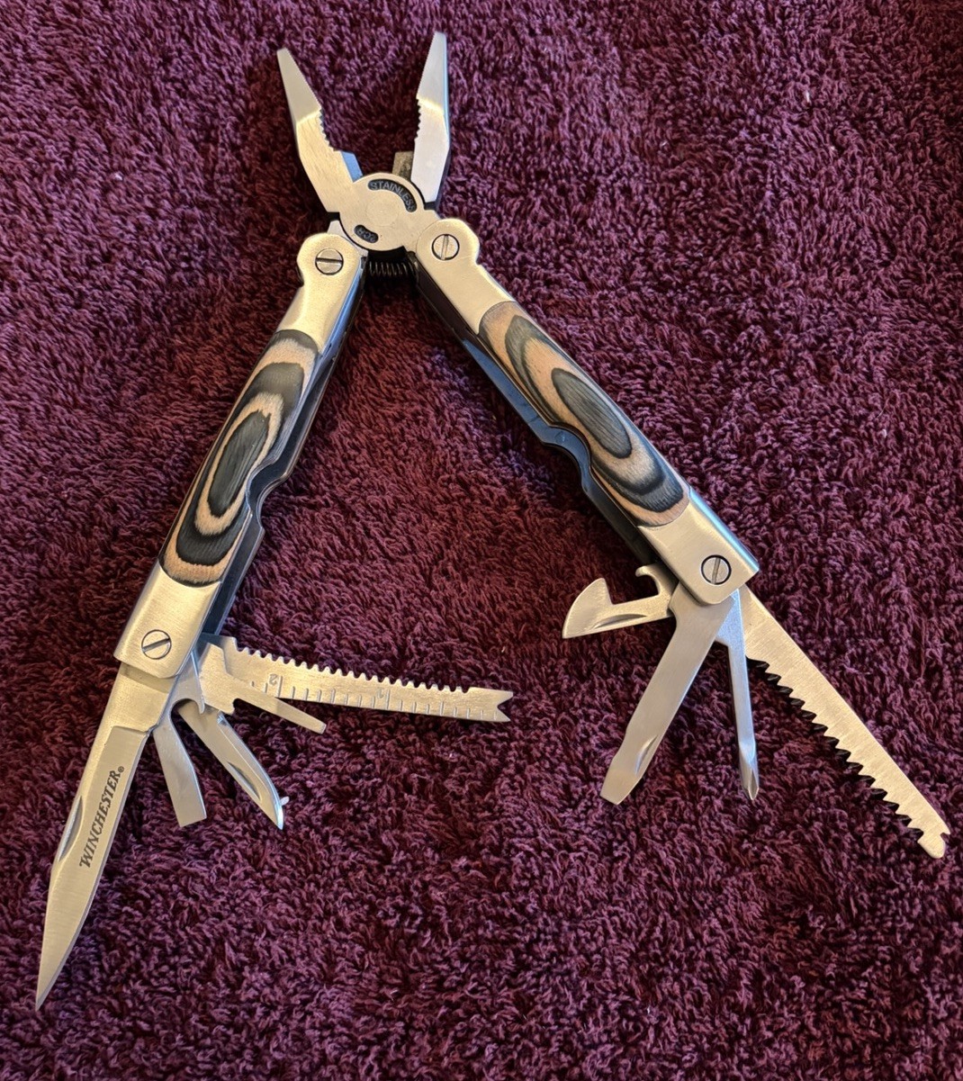 Winchester Multi Tool With Laminated Wood Grain Handel & Nylon Case (NEW)