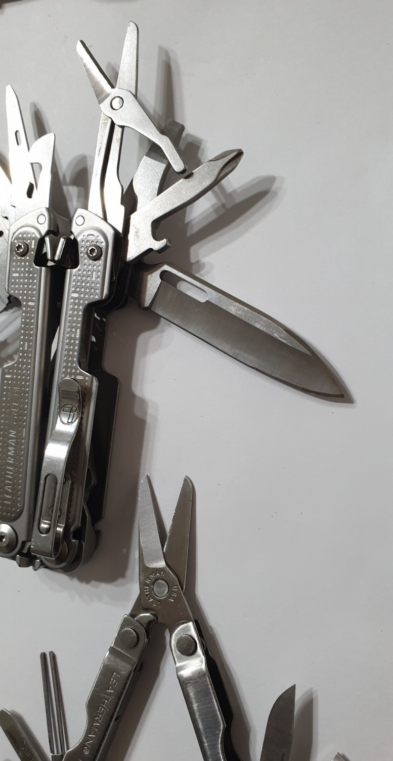 🔥🔥🔥 Leatherman Rare Retired Free P4 One Hand Opening + Micra Multi Tool
