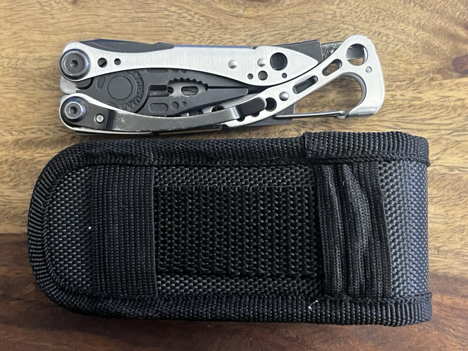 2020 Leatherman Skeletool MultiTool Black Oxide SUPER NICE!! w/New Nylon Sheath