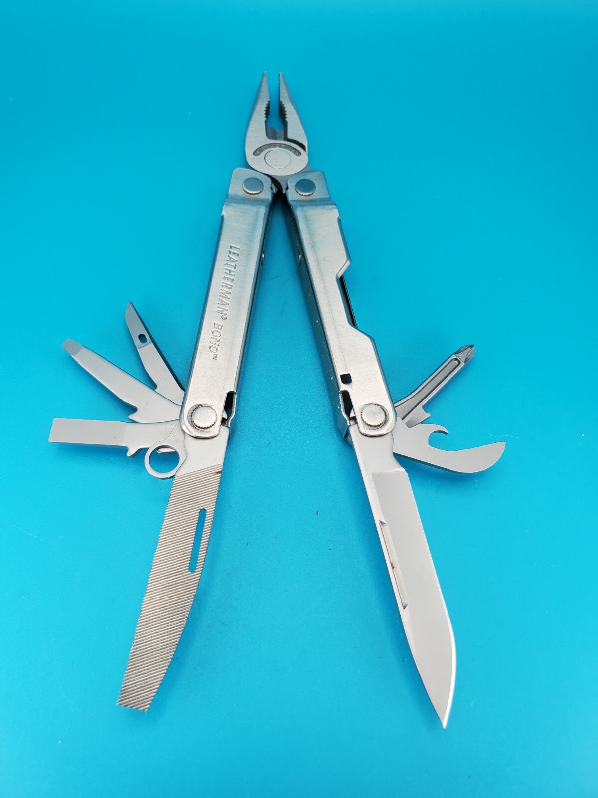 LEATHERMAN Bond Multitool! With Sheath! *FIREFIGHTERSFIRST*
