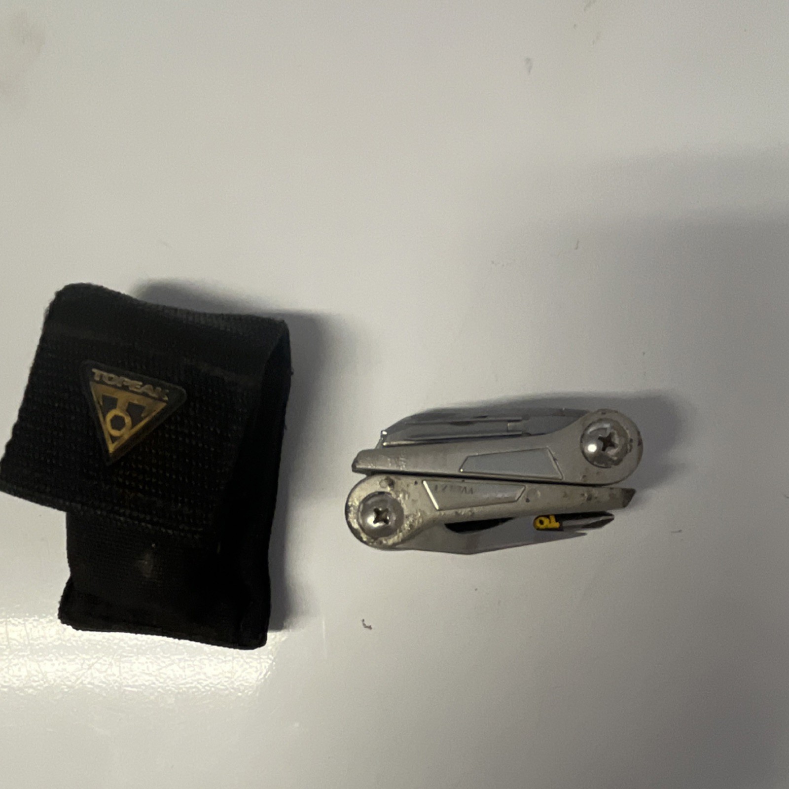Eddie Bauer MCG W4 XT Multi-Tool Stainless Steel 10 Tools Silver Knife Saw